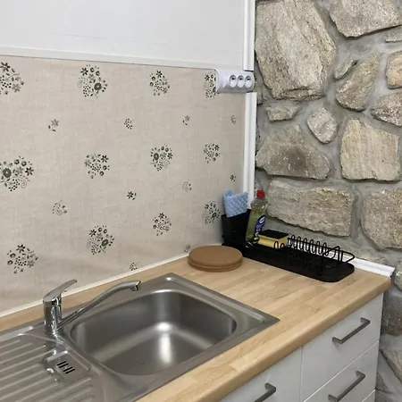 Apartment Hisa Pod Lipo