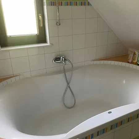 Apartment Hisa Pod Lipo *
